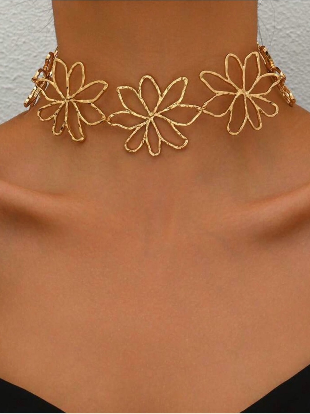 Gold Floral Choker Necklace - Elegant Women Jewelry